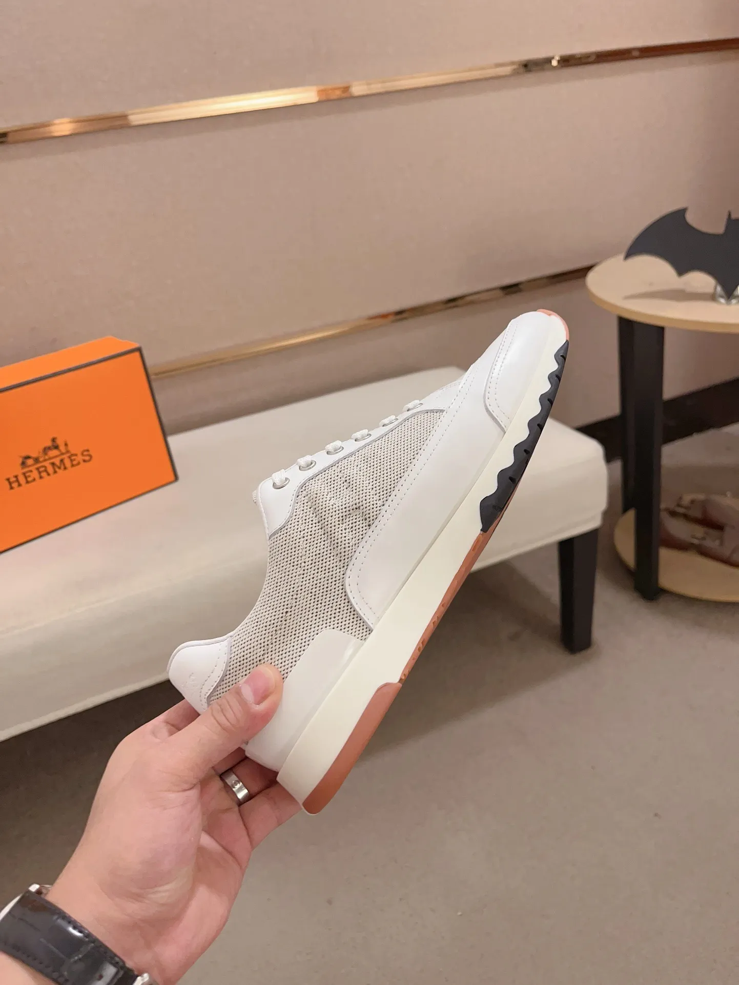 Ex-factory price: 500💰《HERMES》【Classic original single version】Hermès; top 🔝purchasing agent🔍🔍men's latest 🇺🇸sold simultaneously, original imported from Italy ▲▲first-layer cowhide ▲▲ (high-end, nobility and class) ) Exquisite workmanship (Italian 🇮🇹 imported water-dyed 🐂 cowhide lining) sole: original sole provided by the original factory, ⚠️exclusive double-layer activity·TPR·rubber·combined molded outsole; super comfortable·wear-resistant·non-slip·environmental protection The real thing is more beautiful when photographed in kind (high quality, following orders), you can come in and out at will * Number of yards: 38·39·40·41·42·43·44# (can be customized 45.)